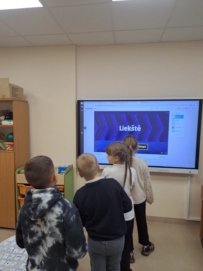 Grupiniai užsiėmimai skaitymo ir rašymo sunkumų turintiems 2-3 klasių mokiniams 1