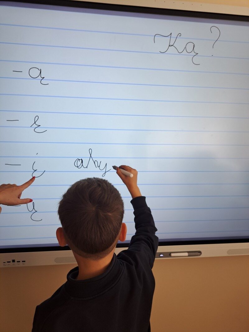 Grupiniai užsiėmimai skaitymo ir rašymo sunkumų turintiems 2-3 klasių mokiniams 3