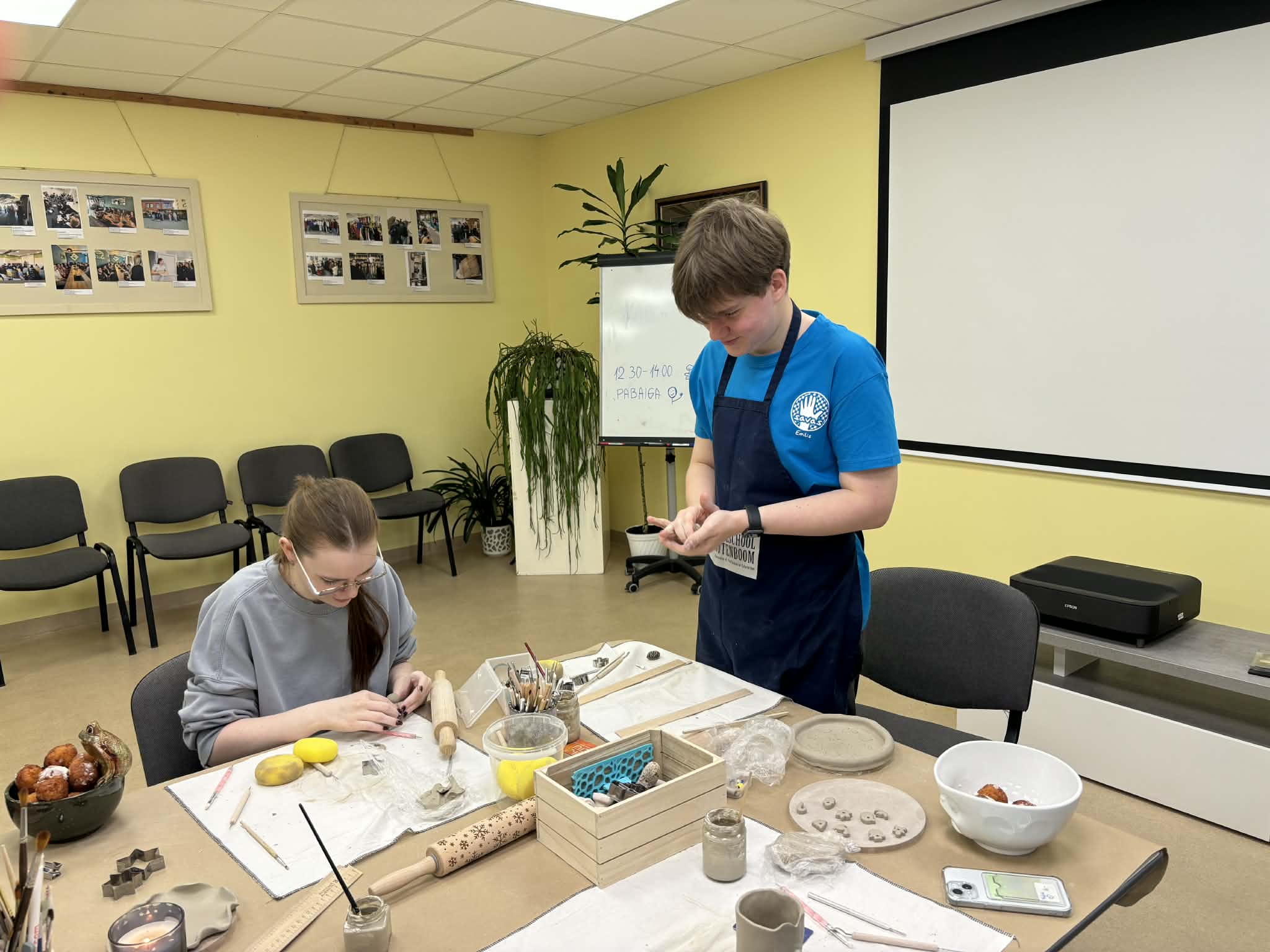 Kalėdinės molio dirbtuvės paaugliams „Mano herojaus istorija – esu matomas“ 03