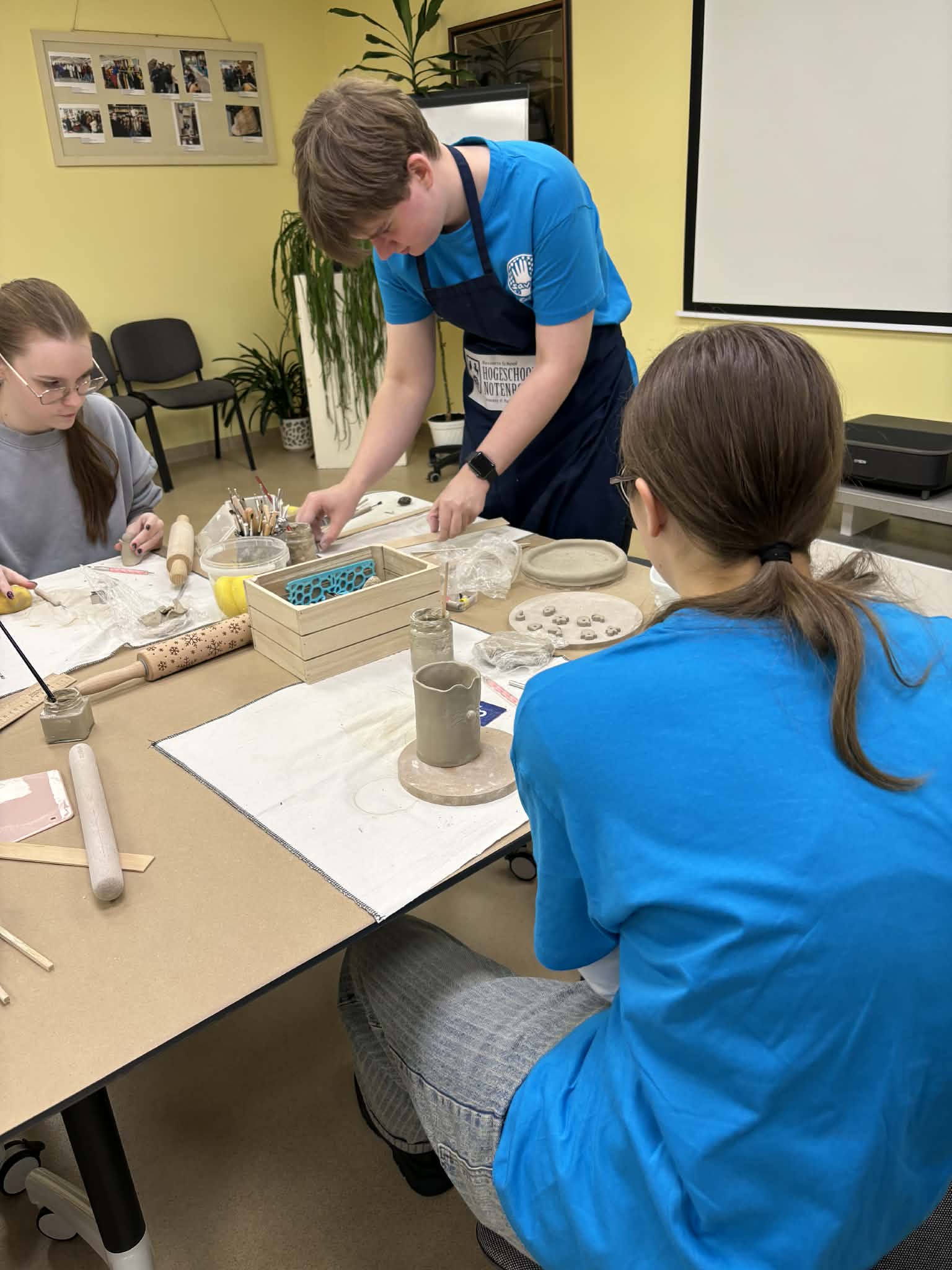 Kalėdinės molio dirbtuvės paaugliams „Mano herojaus istorija – esu matomas“ 05