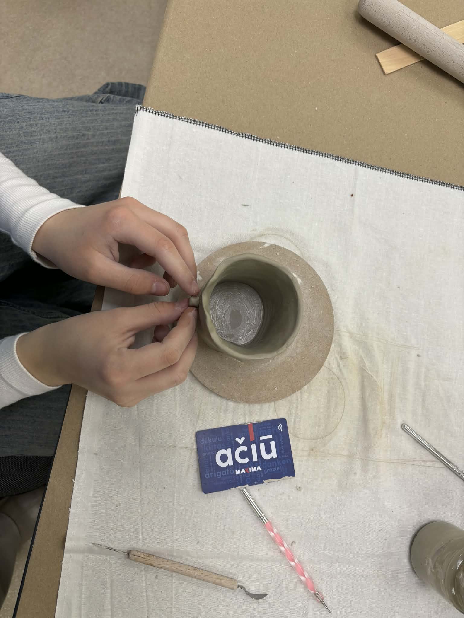 Kalėdinės molio dirbtuvės paaugliams „Mano herojaus istorija – esu matomas“ 06