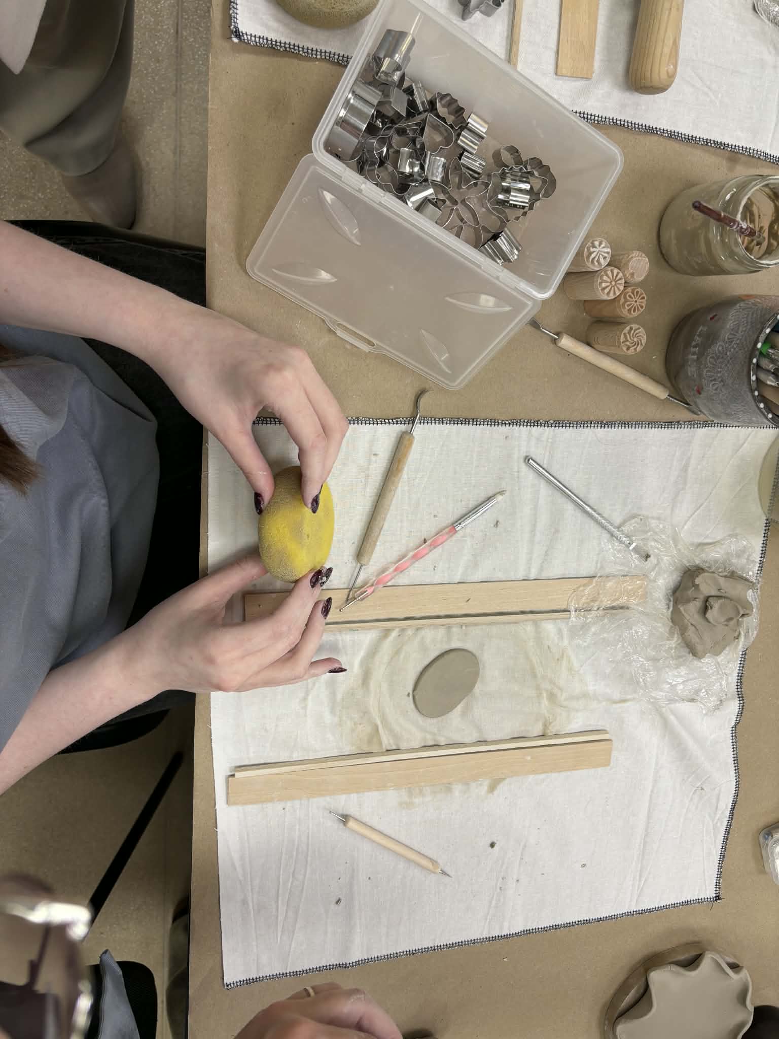 Kalėdinės molio dirbtuvės paaugliams „Mano herojaus istorija – esu matomas“ 07