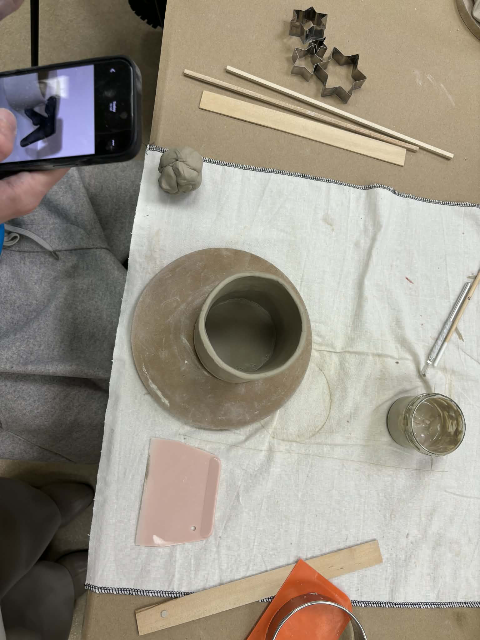 Kalėdinės molio dirbtuvės paaugliams „Mano herojaus istorija – esu matomas“ 09