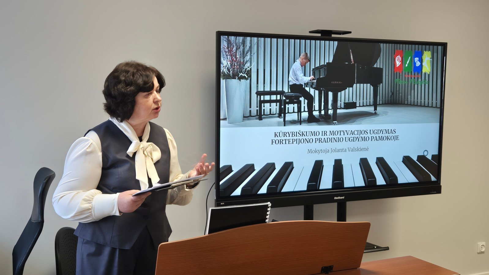 Tauragės meno mokykloje nuaidėjo praminga ir įkvepianti kelionė per fortepijono klavišus 4
