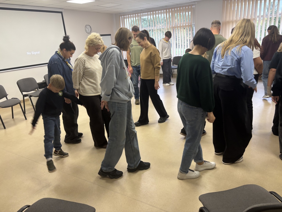 Dėmesinga tėvystė – laikas kartu per kūrybą ir teatrą 04